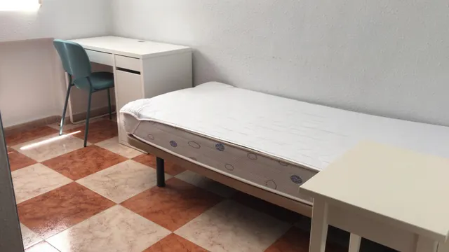PISO AMPLIO EN LA TRINIDAD CENTRO — 8