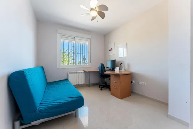 CHALET INDEPENDIENTE DE UNA SOLA PLANTA CON PISCINA — 30