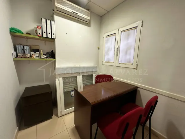 LOCAL COMERCIAL CON CAMBIO DE USO A VIVIENDA Y SEGREGACIÓN A - foto 3