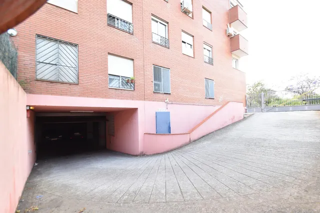 Plaza de párquing en venta para coche pequeño — 7