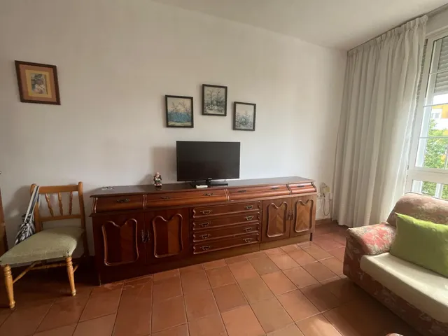 SE ALQUILA PISO EN ULÍA — 10