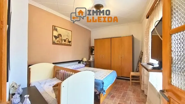 OPORTUNIDAD Casa adosada en Ivars de Noguera — 21
