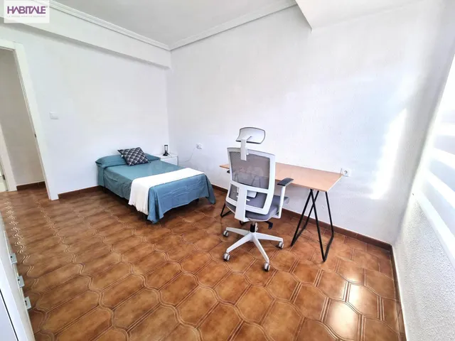 Solo estudiantes del ceu, ¡¡¡mirar!!! excelente ubicación casi es imposible — 4