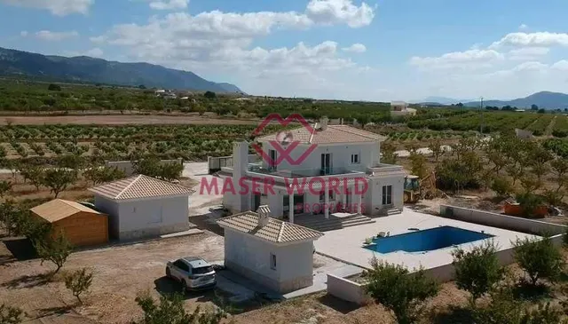 Villas de Obra Nueva en Pinoso en parcelas rústicas — 2