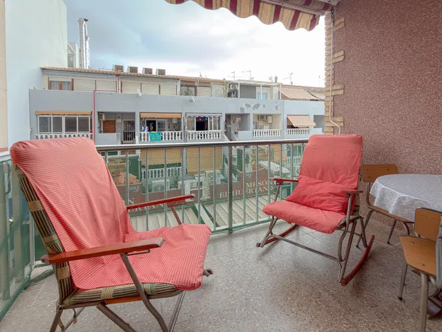 Oportunidad! Amplio apartamento con 4 dormitorios + 2 Baños y Terraza con vistas laterales al mar (160 mts playa) — 9