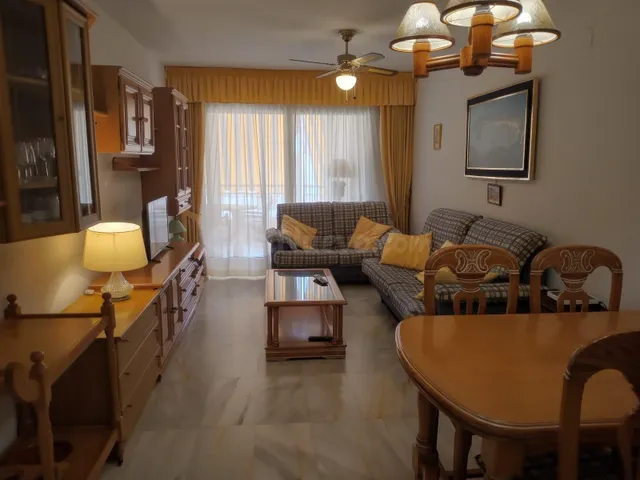 Ático/Piso con Vistas al Mar y Solárium Privado – Alquiler d - foto 4