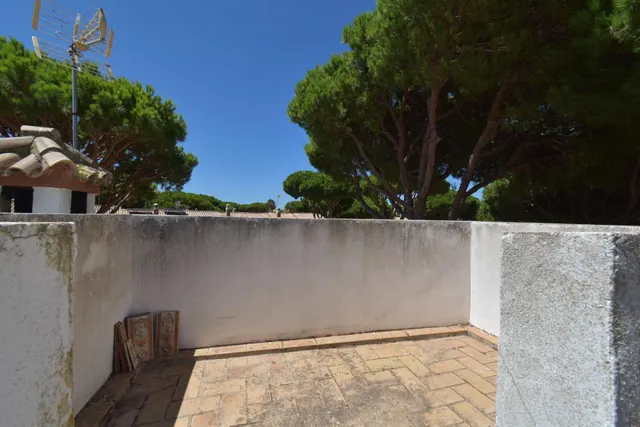 CHALET INDEPENDIENTE EN COSTA SANCTI PETRI A 700 METROS DE LA PLAYA — 28