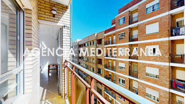 Piso en venta en zona Blasco Ibañez, con garaje incluido, pa