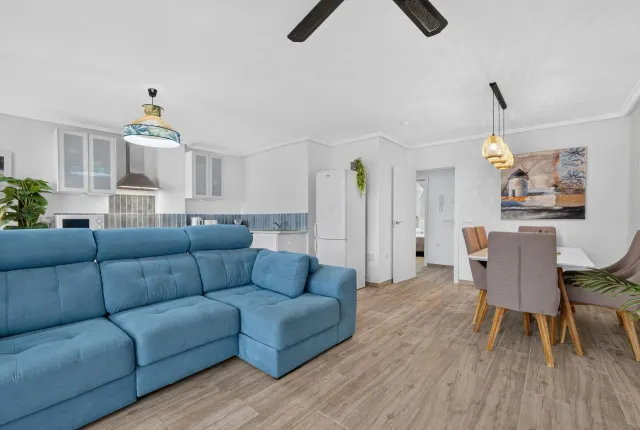 APARTAMENTOS SOLEADOS JUNTO A LA PLAYA — 9