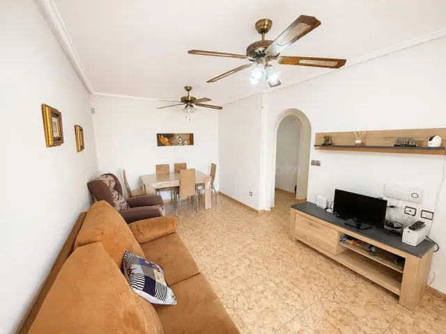 Oportunidad Ático con 3 dormitorios, 2 baños y piscina - foto 5