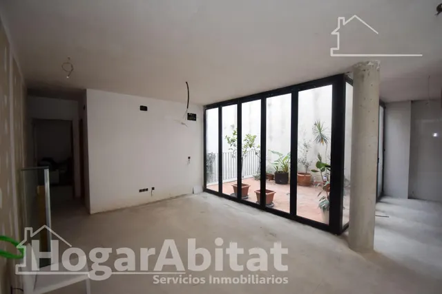 ¡Perfecto para invertir! Casa de cuatro alturas  para reformar con garaje y dos terrazas, cerca del centro — 44