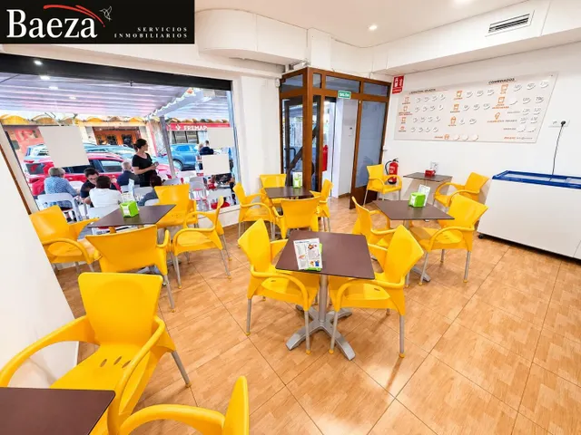 Traspaso de heladería-cafetería totalmente equipada — 5