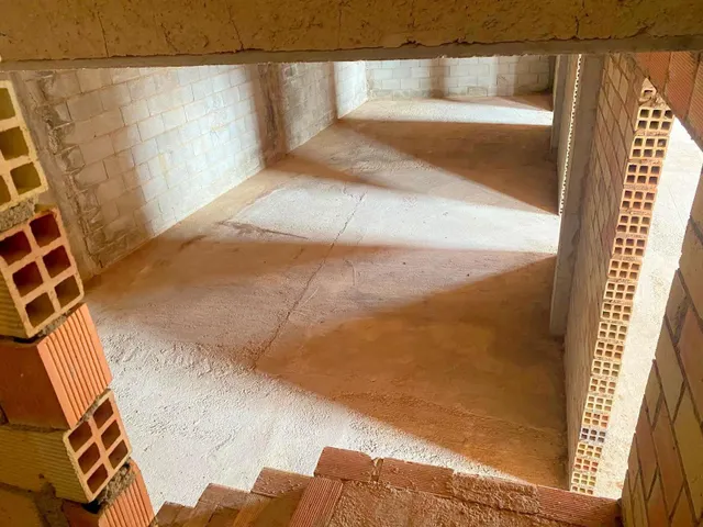 INMUEBLE DE DOS ALTURAS EN CONSTRUCCIÓN — 8