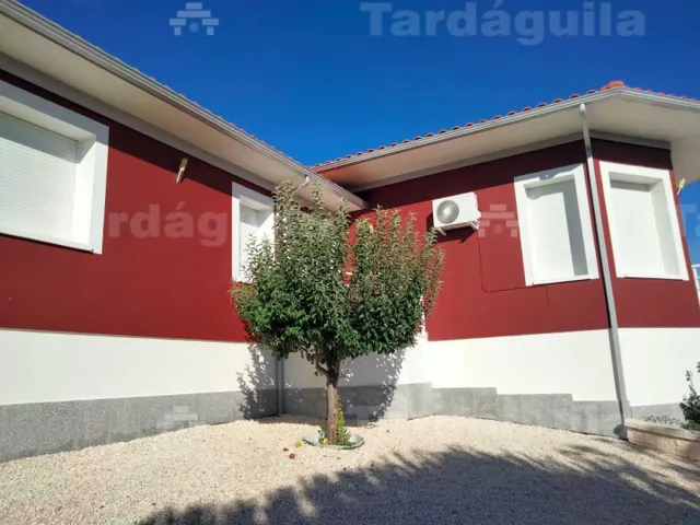 CHALET  INDEPENDIENTE EN URBANIZACION DE VILLAMAYOR — 20