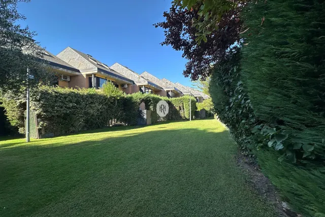 UNA CASA PARA VIVIR Y DISFRUTAR EN FAMILIA — 49