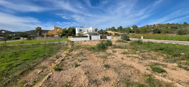 Parcela urbanizable de 420 m2 cerca del pueblo y a 6 km de l - foto 3