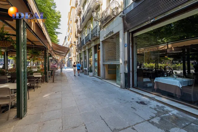 A LA VENTA EDIFICIO EN PLAZA BIB-RAMBLA — 2