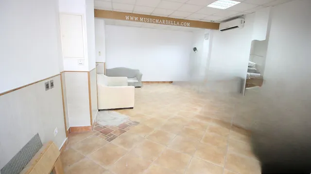 Local comercial 42m² en venta - Marbella - foto 3
