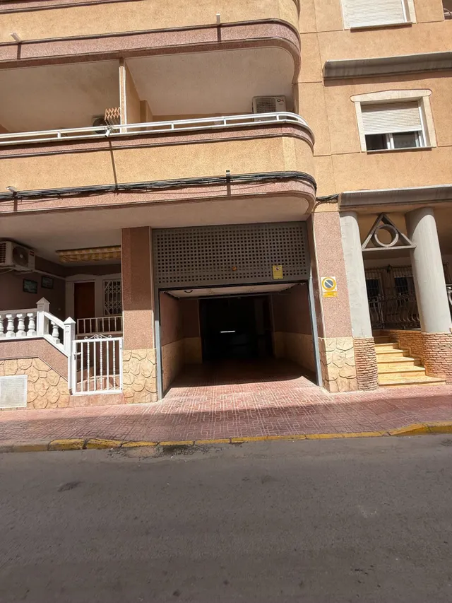 Garaje  cerrado 30m2 en la  calle ramon gallud — 9