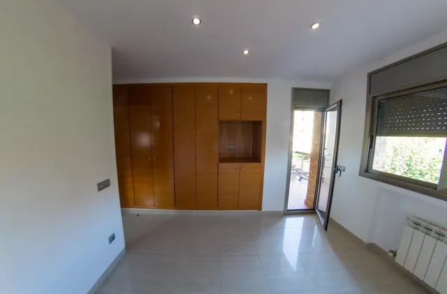 CASA ESQUINERA DE 5 habitaciones EN BARENYS — 30