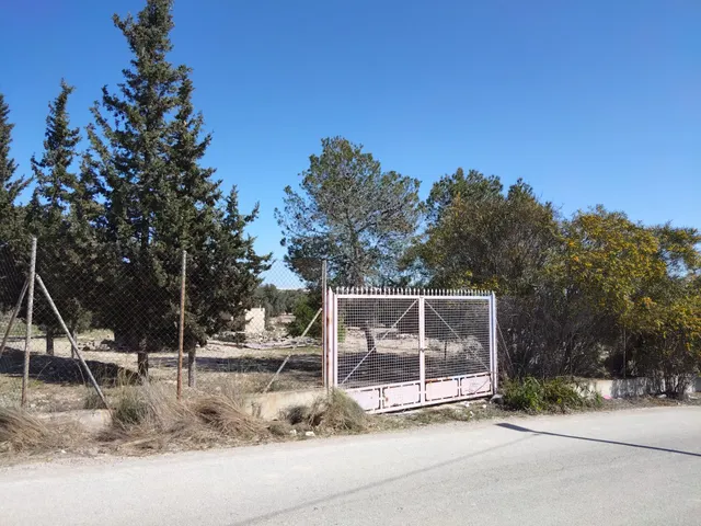 CASA PARA REFORMAR CON TERRENO — 8