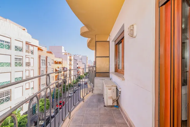 Piso en venta zona en la plaza de Toros, Almería - foto 3