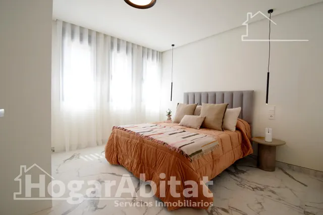CHALET NUEVO CON PISCINA, GARAJE Y TERRAZA — 38