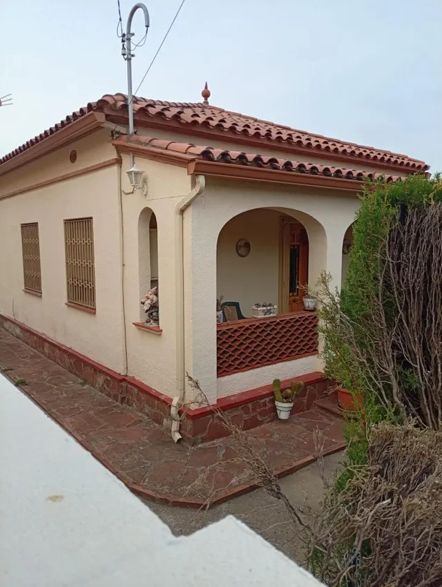 CASA EN LA MEJOR ZONA DE LA COLONIA - foto 2
