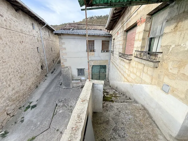 Casa con jardín en San Martin de Amescoa - foto 2