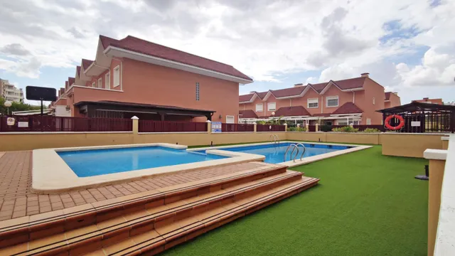 BUNGALOW DE ESQUINA EN ZONA KELME — 41