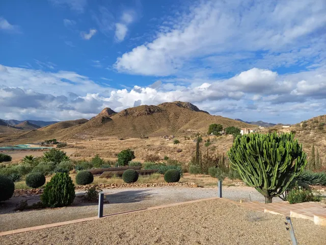 Refugio único con 3 viviendas, olivar y energía solar – Costa Cálida, Murcia — 26