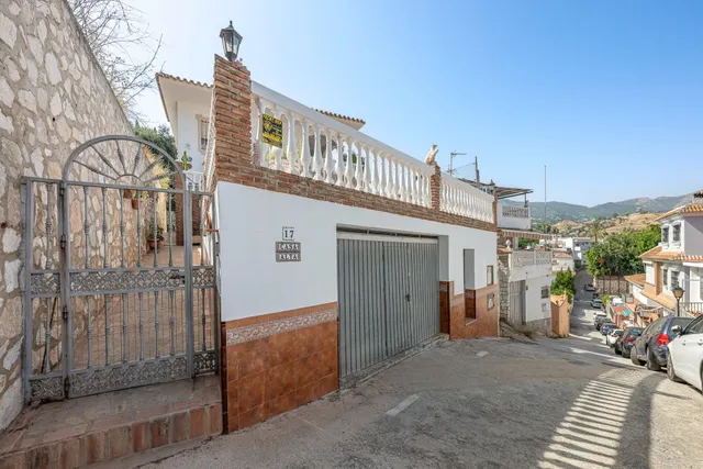 Chalet independiente con 2 viviendas , Carretera de Mijas , Malaga — 41