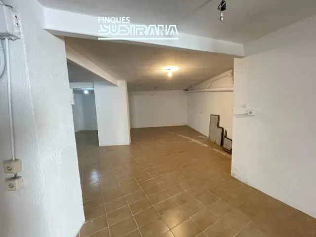 LOCAL COMERCIAL AMB POSSIBILITAT DE CANVI D'ÚS A HABITATGE A VILANOVA DEL CAMÍ — 11