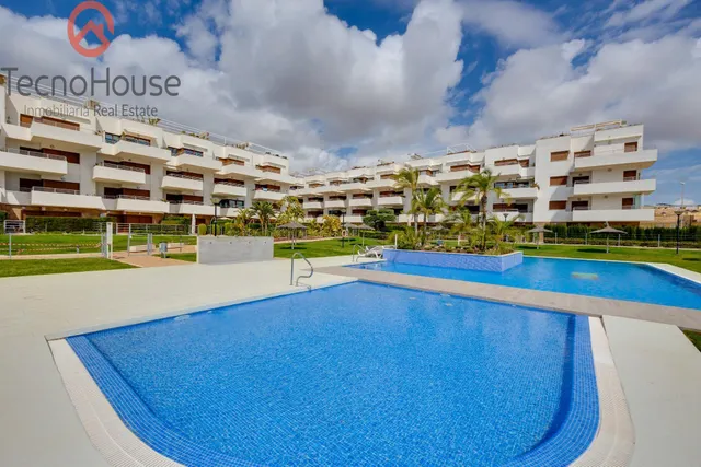 Moderno Piso en Residencial Terrazas De Campoamor con Vistas al Mar — 48