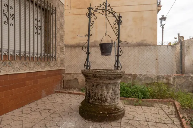 SE VENDE CASA CON UNA PARCELA DE 461 m2 (EN EL CENTRO DE LOS OGÍJARES). — 46