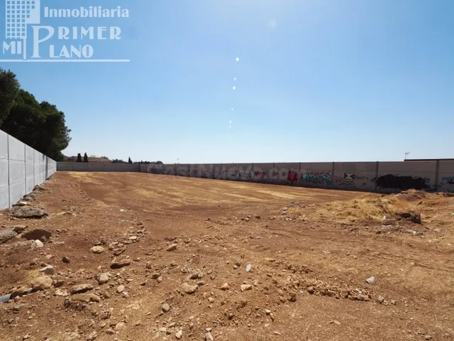 *Solar en venta junto al parque de la constitucion con 3155m - foto 2