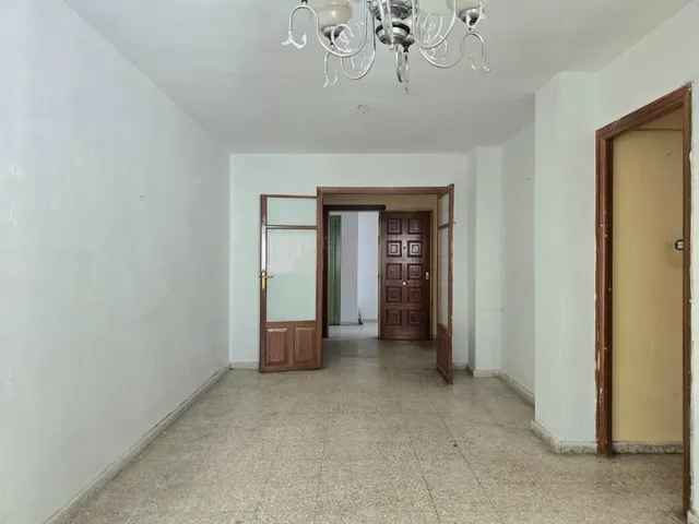 Luminoso piso  con ascensor en el Zaidín, ¡ideal para inversores! — 6