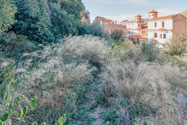 Oportunidad Única: Terreno Urbano en Vélez de Benaudalla - Costa Tropical — 25