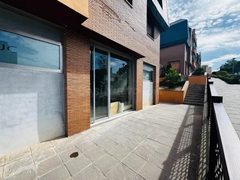 LOCAL COMERCIAL EN VENTA EN SERRALLO – BOLA DE ORO