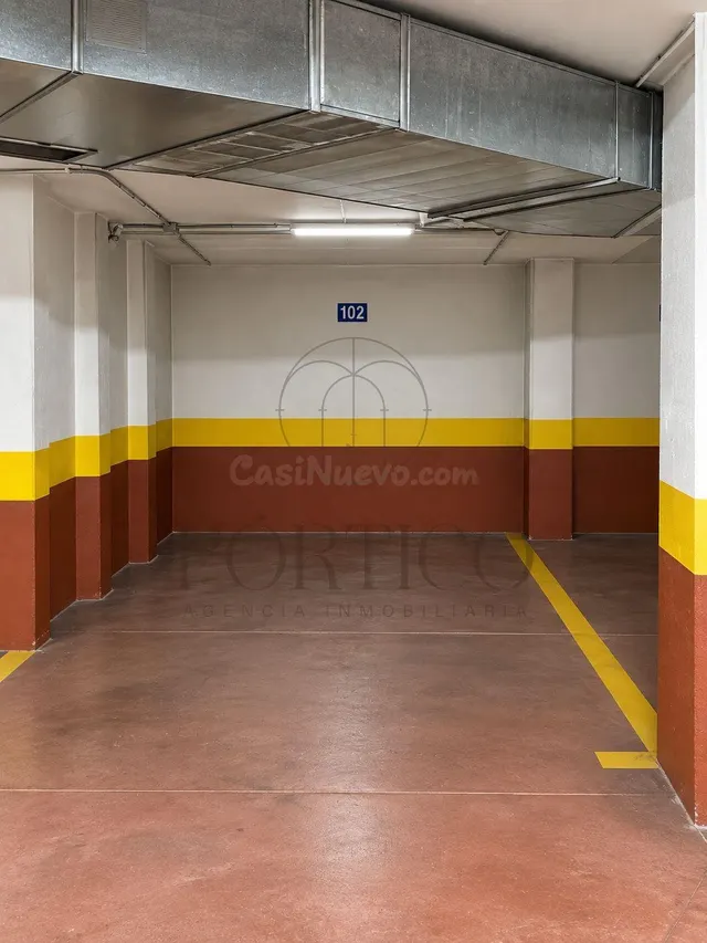 Se alquila amplia plaza de garaje por 50 € al mes. - foto 3