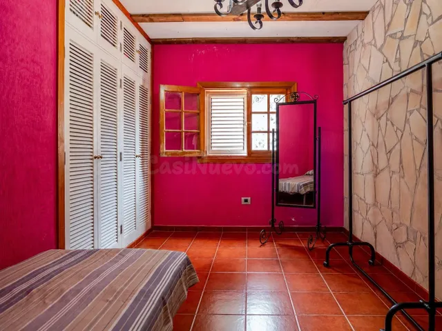 Finca de 20.000 m2 con vivienda principal, apartamento independiente y espacio para toda la familia — 25