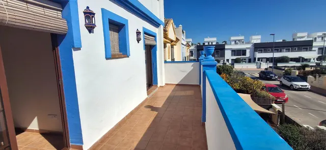 PRECIOSO DÚPLEX ADOSADO ESTILO MEDITERRÁNEO — 40