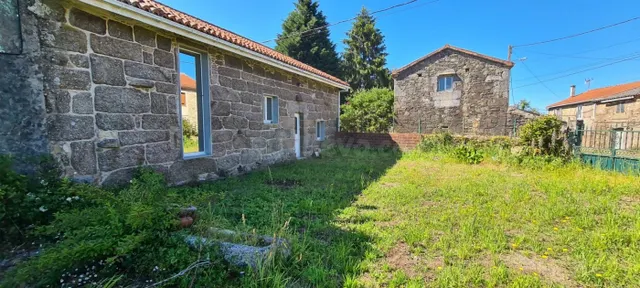 CASA REFORMADA USO HOTELERO EN SANTA COMBA - foto 5