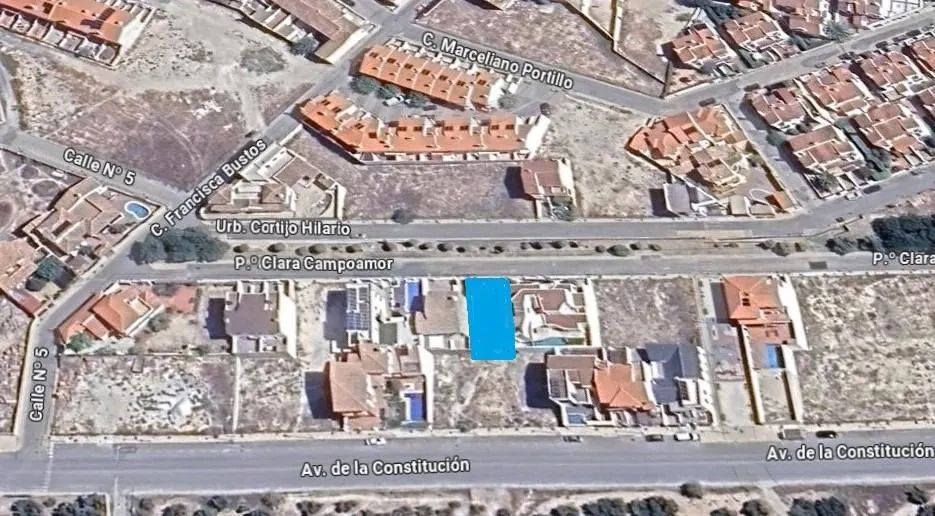 Solar urbano HUÉSCAR