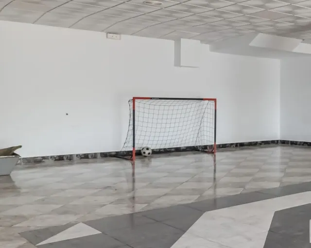 Local comercial 300m² en venta - South of spain — 11