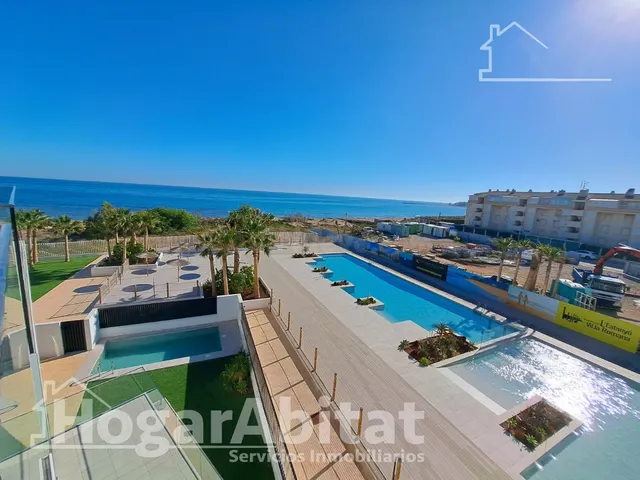 IMPRESIONANTE ÁTICO TOTALMENTE NUEVO A ESTRENAR CON PISCINA,