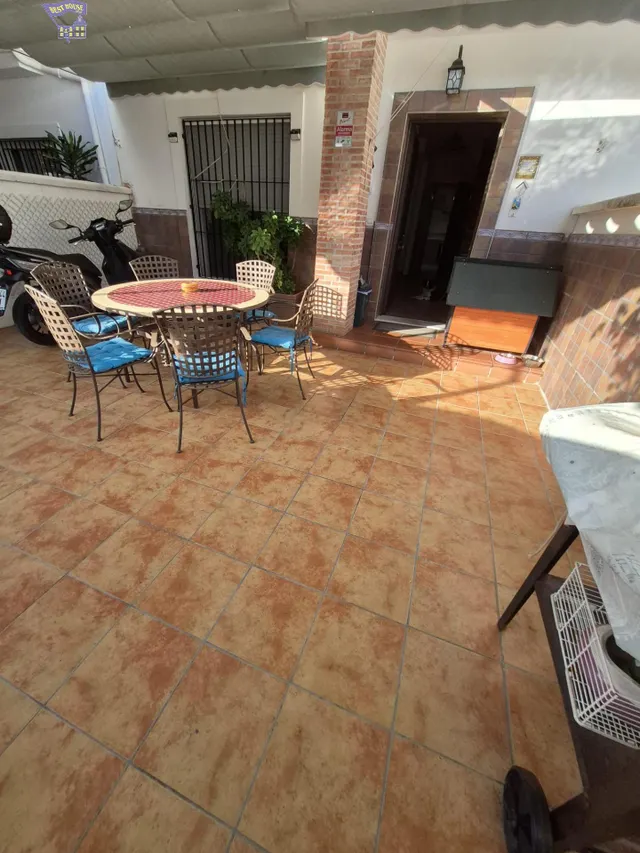 SE VENDE UNIFAMILIAR EN ZONA DEL PORTICHUELO — 13