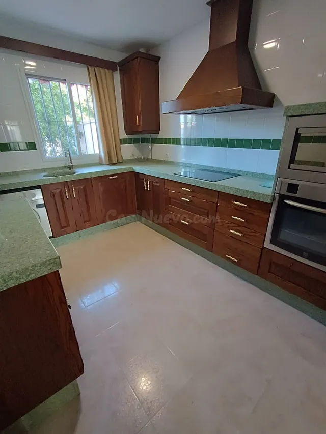 Se vende precioso adosado