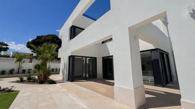 VILLA DE LUJO A ESTRENAR EN BENISSA — 28