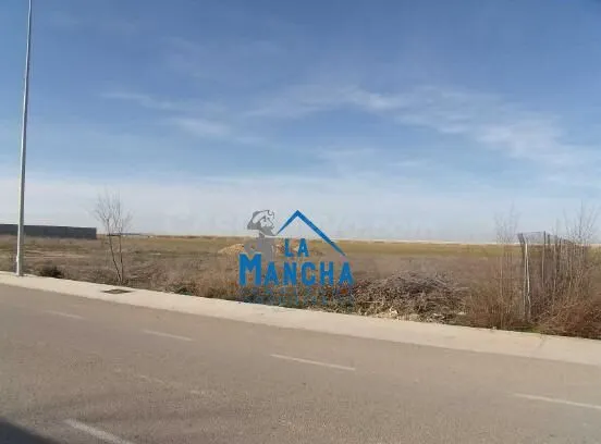 INMOBILIARIA LA MANCHA VENDE TERRENO URBANO EN LOS PRADOS - foto 2